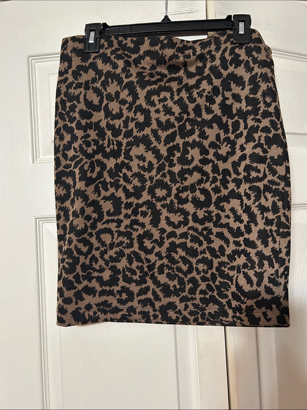 Xhilaration -Large / Knit Cheetah Print pencil Skirt